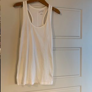 Universal thread scoop neck Razorback tank. Medium